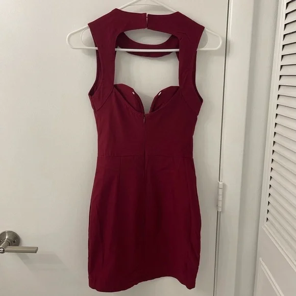 NWOT! Tobi bodycon burgundy dress - Picture 4 of 7